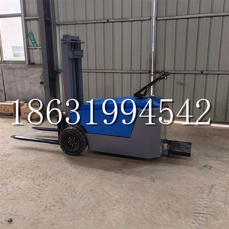 青山区全电动叉车插腿式堆高车液压装卸车1.5吨升高小型站驾式铲车